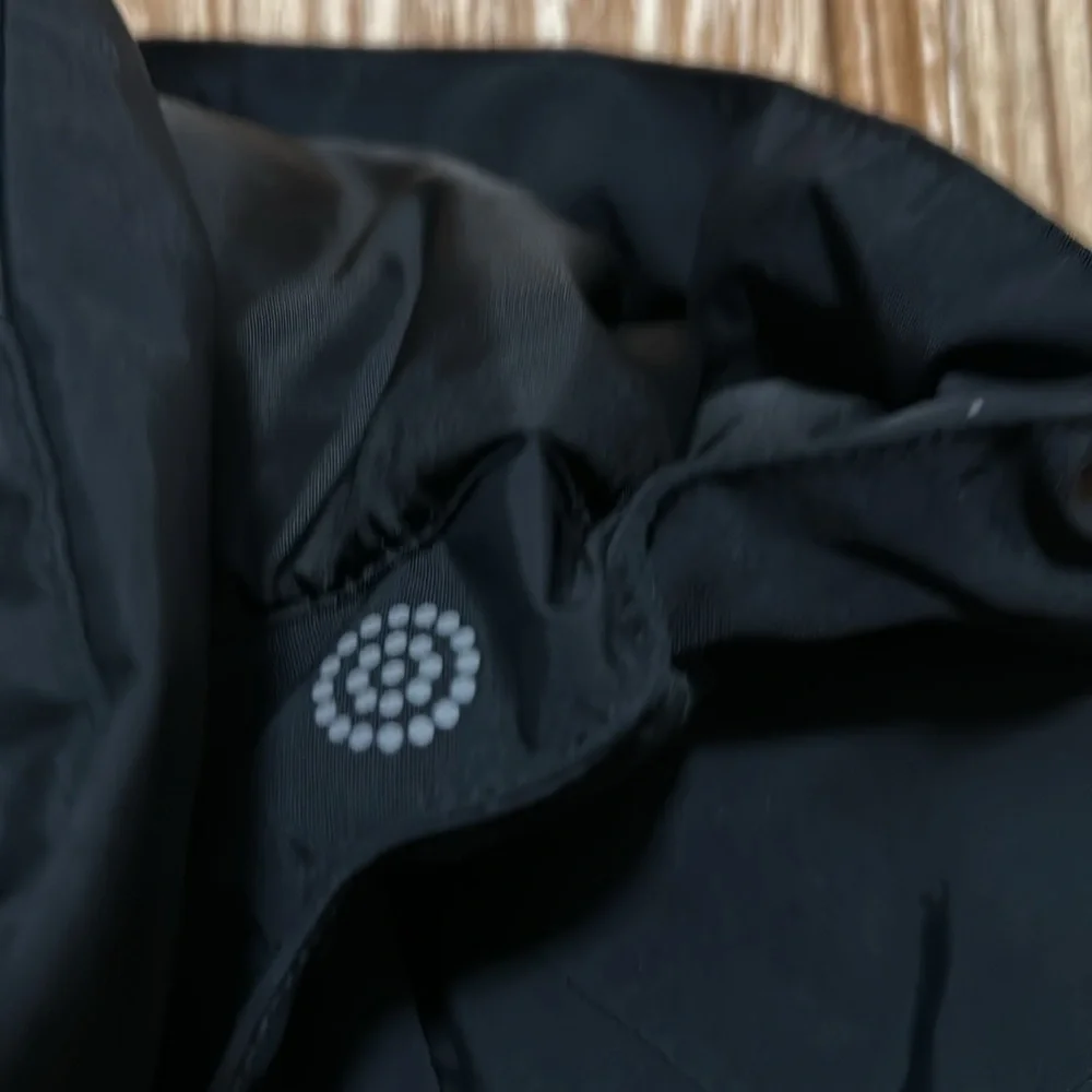 Lands’ End Women’s Winter Squall Jacket. Black. Size Large. (Relaxed Fit) - Picture 8 of 10